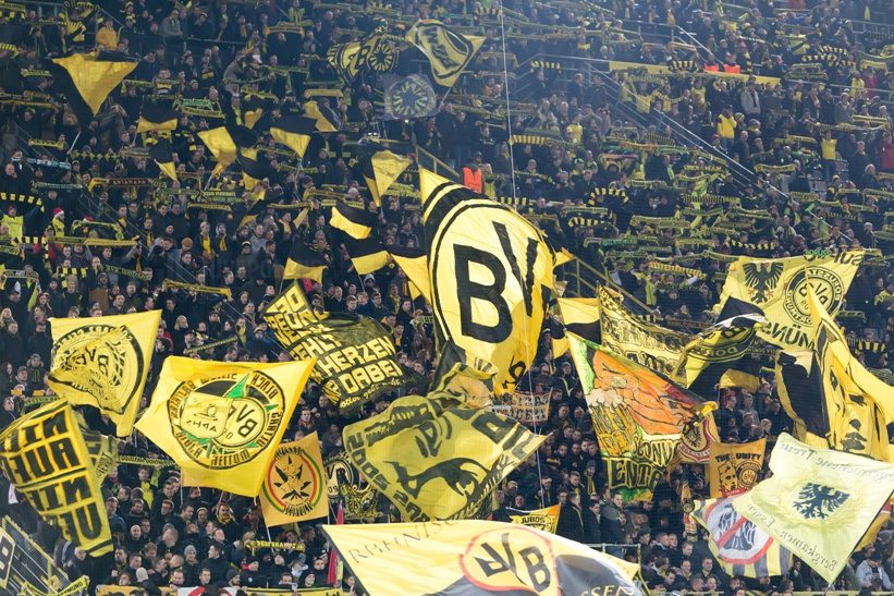 Dortmund Germany December 10 2015 Dortmund Fans Celebrating